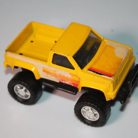 Vintage 1984 Remco Yellow Pickup Toy Truck Diecast Metal 3-5/8" Long *TY - Picture 2 of 5
